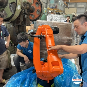 Robot hàn công nghiệp kuka 01